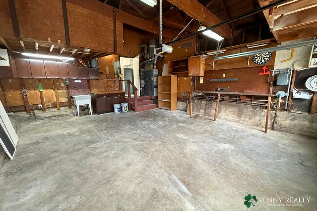Building Photo - 1225 Douglas Wy