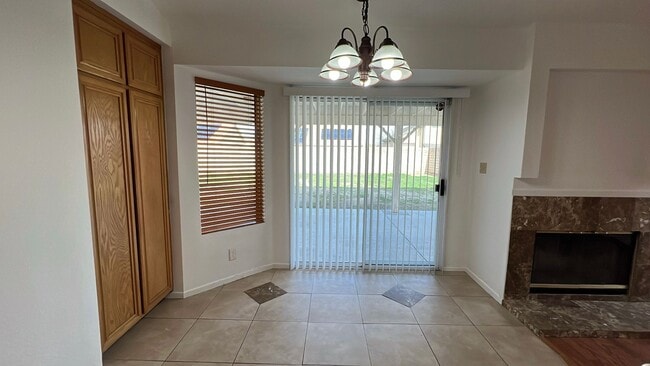 Building Photo - (APPLICATION PENDING) East Lancaster Home