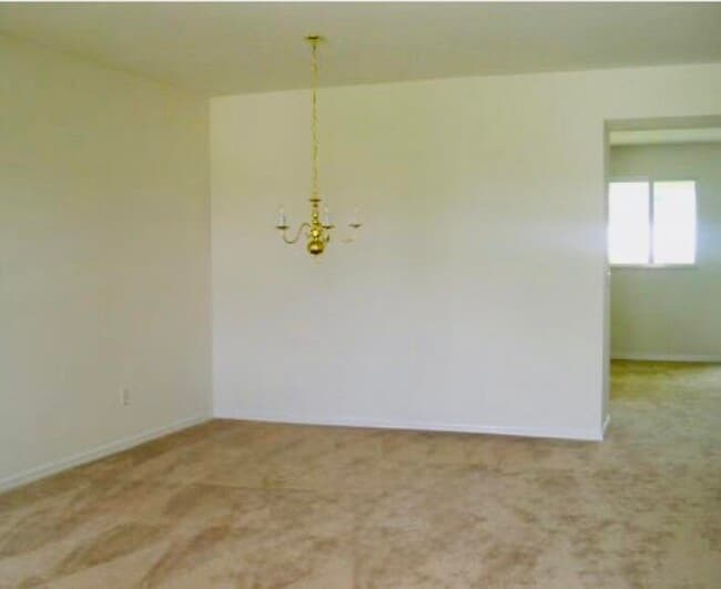 Building Photo - 418 SE Guava Terrace