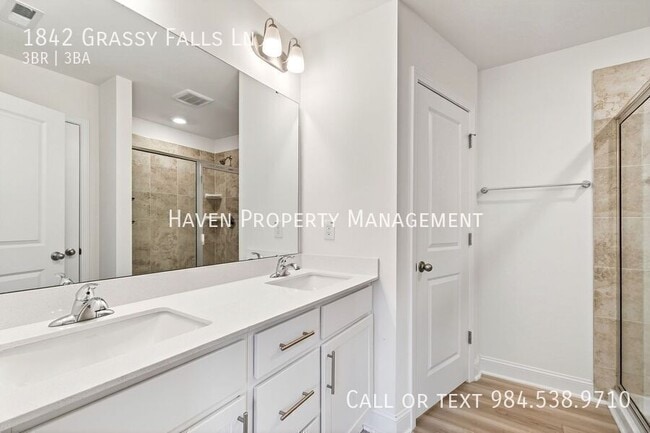 Building Photo - 1842 Grassy Falls Ln