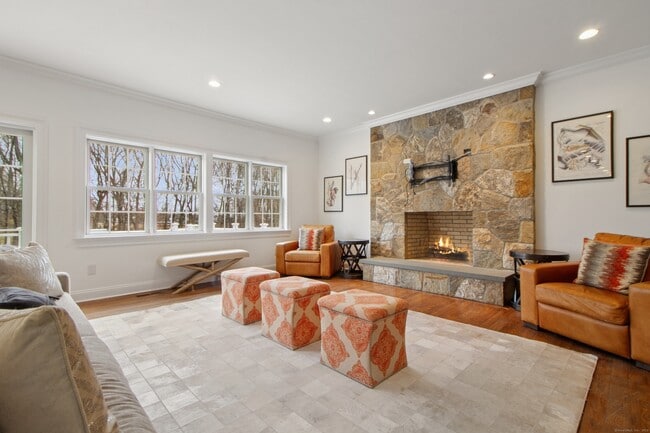 Building Photo - 57 Overbrook Dr