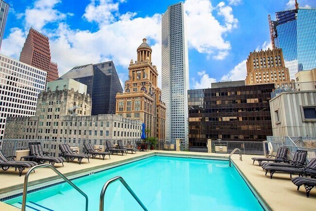 Building Photo - 914 Main St