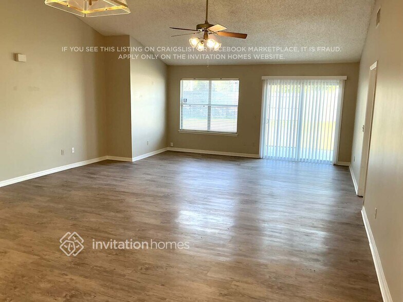 Building Photo - 7736 Rockridge Dr W