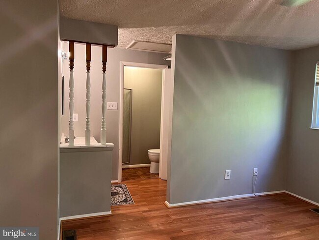 Building Photo - 8104 Willowdale Ct