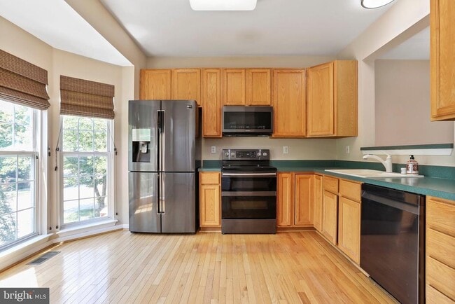 Building Photo - 8818 Papillon Dr