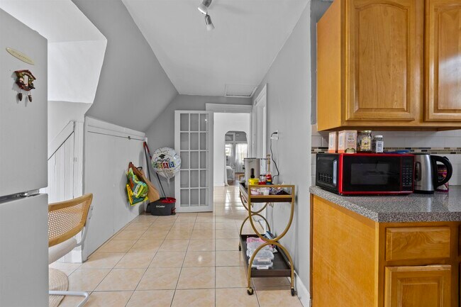 Building Photo - 139 Shippen St