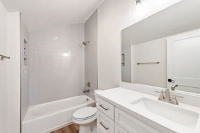 Building Photo - 1123 S Delaware Pl