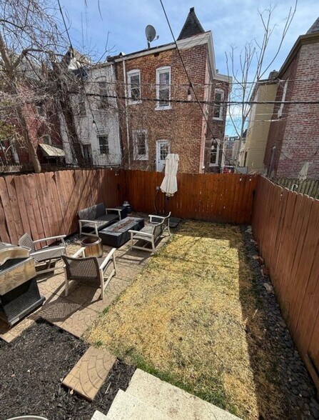 Building Photo - 768 Harvard St NW