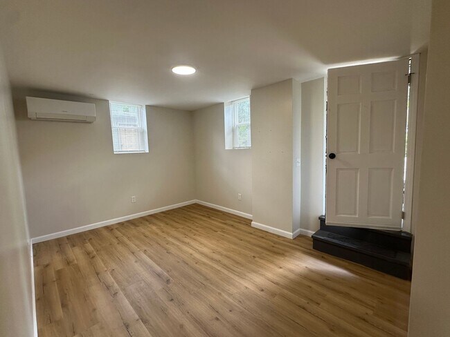 Building Photo - Cozy 1 Bedroom in Johnston!