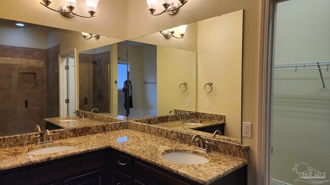 Building Photo - 3934 Fielding Ct