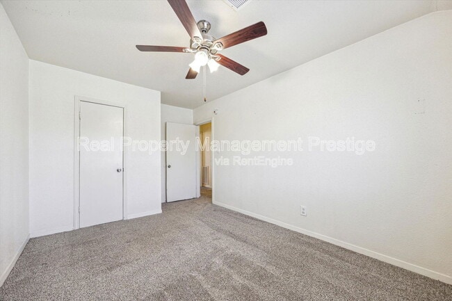 Building Photo - 3006 Falk Ct