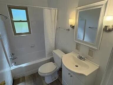 Building Photo - 1355 W 7th Ave