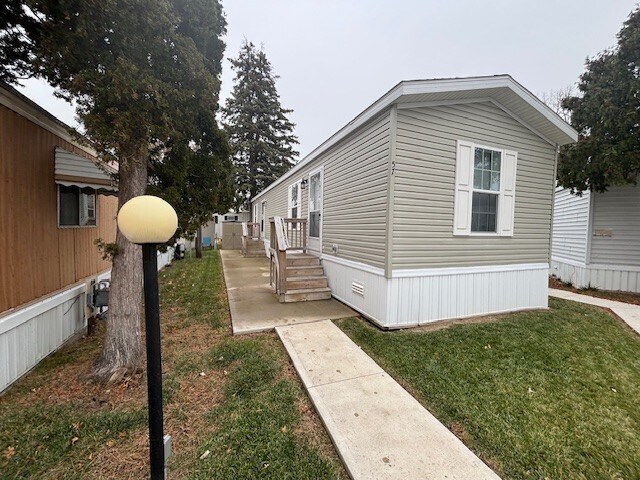 Building Photo - 57 Third St. Unit 57