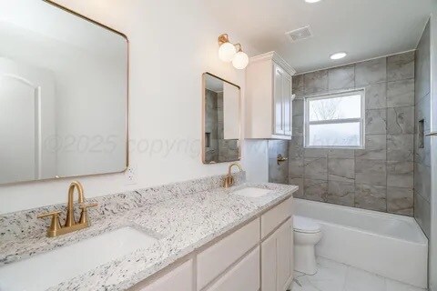 Building Photo - 4336 Mesa Cir