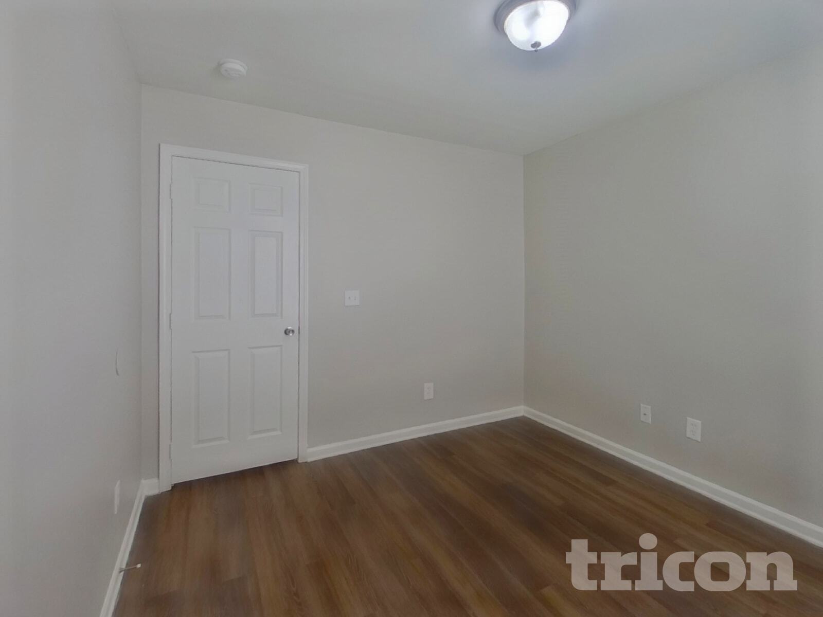 Building Photo - 842 Lakehill Rd