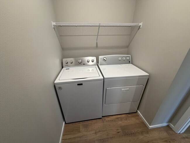 Building Photo - Stunning 3 Bed, 2 Bath Home in Spokane!