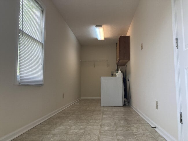 Building Photo - 317 Cedar Ridge Rd