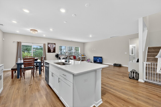 Building Photo - 103 Bird Dog Dr