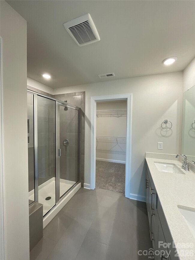 Building Photo - 3216 Lisburn St