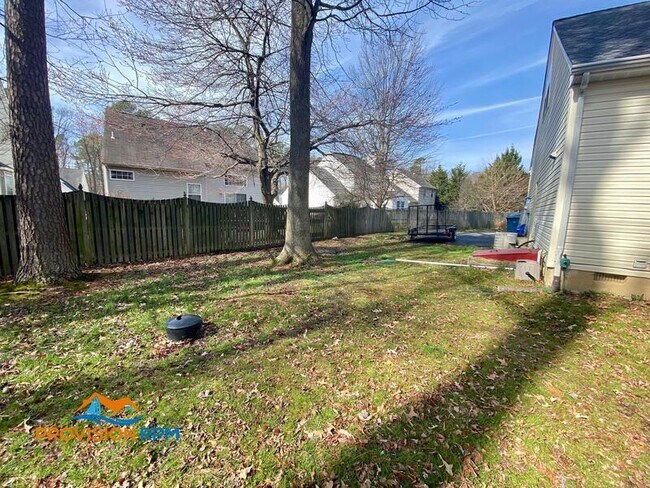 Building Photo - 106 Hanson Ct