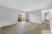 Building Photo - 2415 Ravens Crest Dr