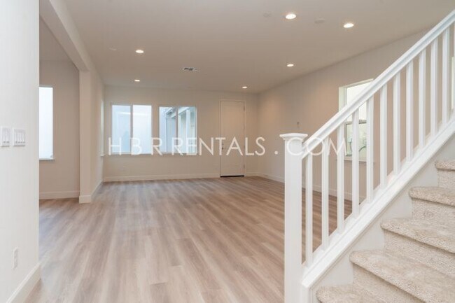 Building Photo - Spacious 4-Bedroom with 3 Full Baths in Tracy – Your Next Rental Home Awaits!