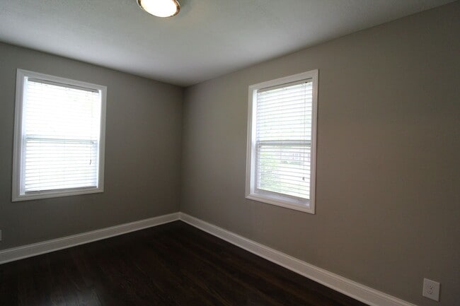 Building Photo - October FREE On This Remodeled 3 Bedroom 1...