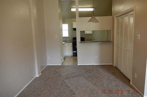 Building Photo - 12714 Summer Mill Dr