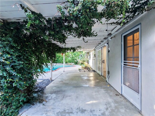 Building Photo - 7049 Semrad Rd