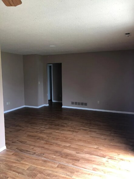 Building Photo - 5915 Brandonwood Ln