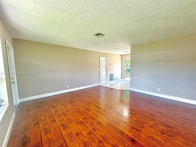 Building Photo - 6725 SW 27th Ct