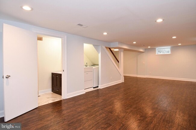Building Photo - 7125 Harrison Ln