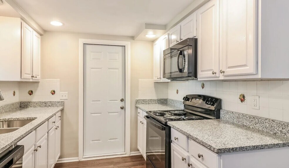 Building Photo - 5321 Sparrow Dr