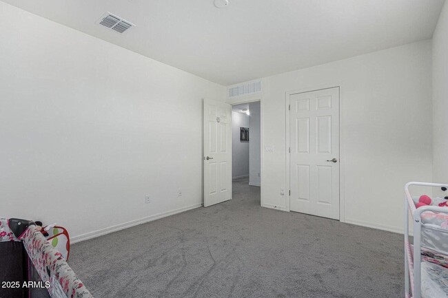 Building Photo - 10986 W Polk St