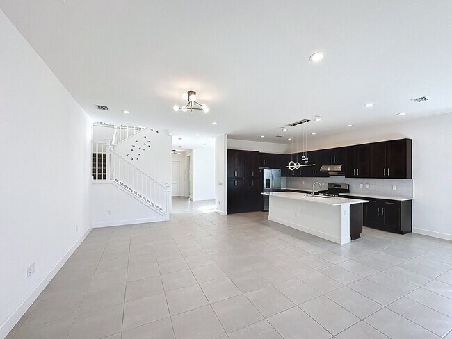 Building Photo - 32801 Tree of Life Ave