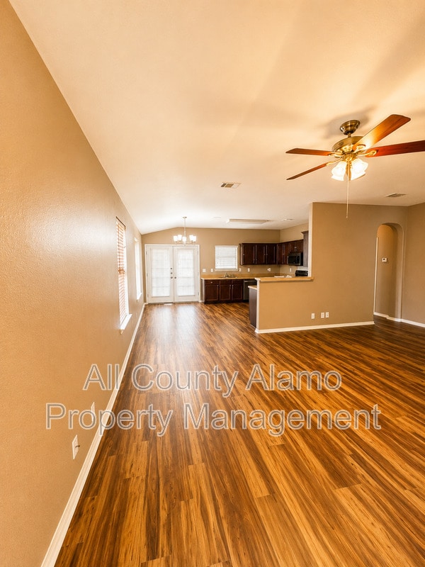 Building Photo - 9006 Pinseeker