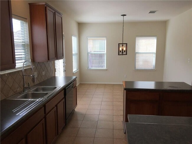 Building Photo - 3523 Shiraz Loop