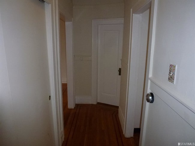 Building Photo - 1111 Jones St