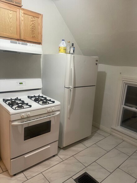 Building Photo - 3640 W 47th Pl