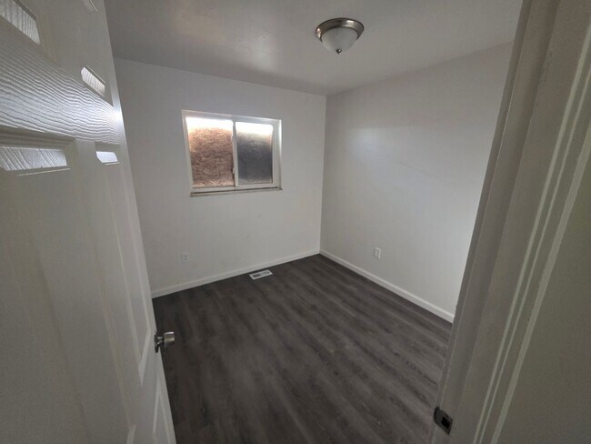 Building Photo - 1421 Richard Dr