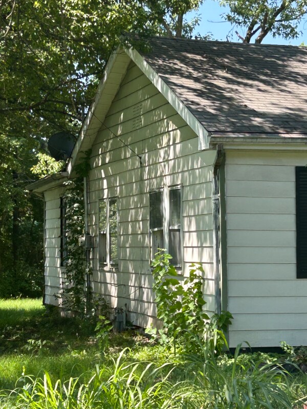 Building Photo - 132 Kinder St