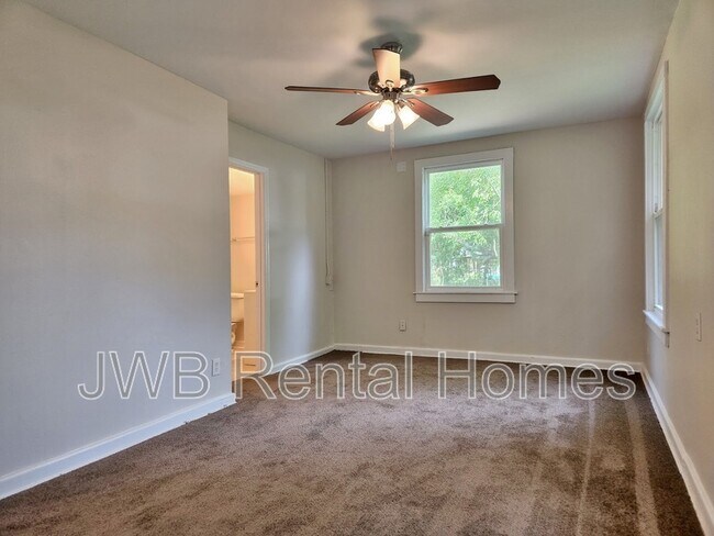 Building Photo - 214 Santa Barbara St