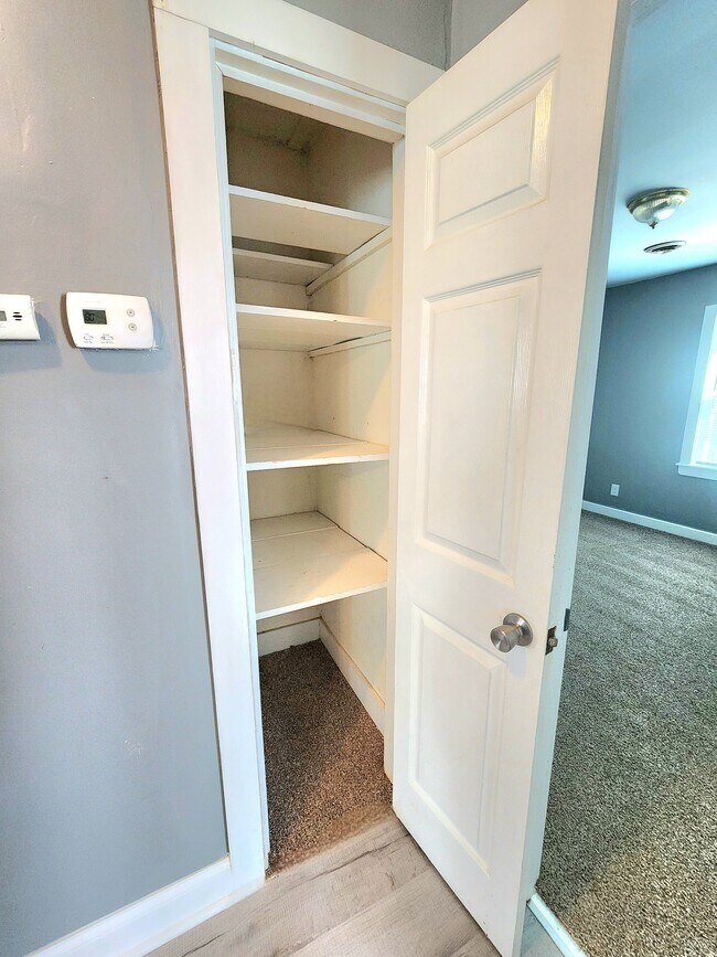 linen closet - 321 Stonewall Ave S