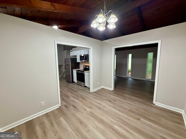 Building Photo - 5776 Windermere Ct