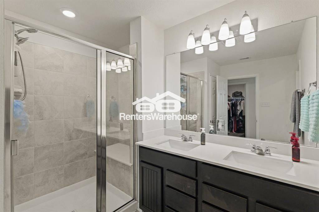Building Photo - 4826 Hickory Deer Ln