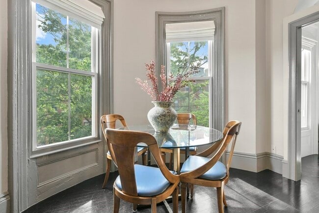 Building Photo - 25 Dartmouth St