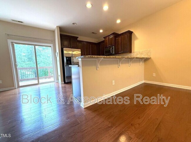 Building Photo - 545 Old Mill Village Dr