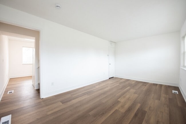 Building Photo - 3012 Larkmoor St