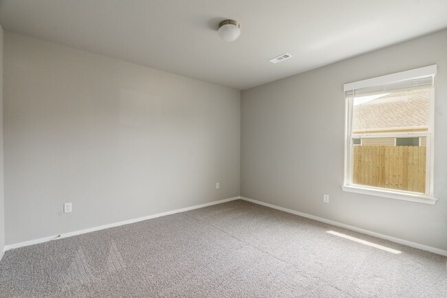 Building Photo - 529 Woodcreek Lp