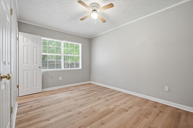 Building Photo - 106 Andrews Ave